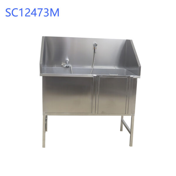 Grooming veterinary bathtub with ramp